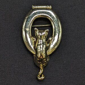 Vintage AJC Gold-Tone Cat Brooch Climbing Through Oval Frame Pin Jewelry